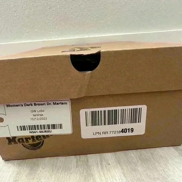 Dr. Martens woman’s dark brown airwair boots size 5 - Picture 10 of 12